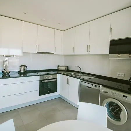 Bela Baia Ii, Private Condominium With Pool 펜션 *
